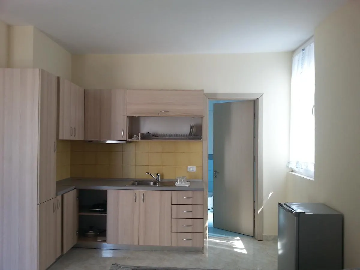 Roza Shengjin Apartment Hotel